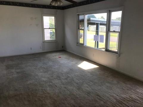 1028 E Wayne St, Shawnee, OK 74801 photo 2