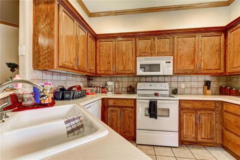 336 Falling Leaf Ter, Moore, OK 73160 photo 16