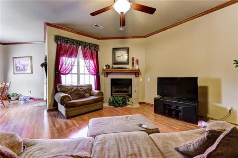 336 Falling Leaf Ter, Moore, OK 73160 photo 9