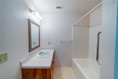 800 N Brooks St, Broken Bow, OK 74728 photo 7