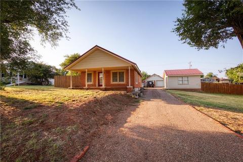 211 E 4th St, Leedey, OK 73654 photo 1