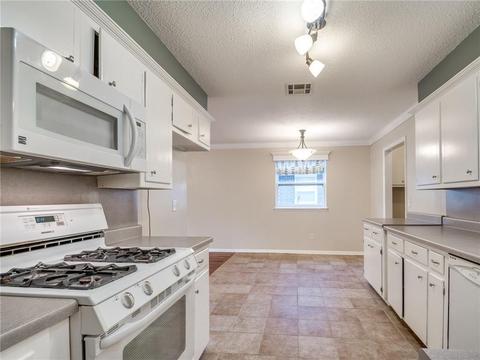 524 E 28th St, Edmond, OK 73013 photo 9