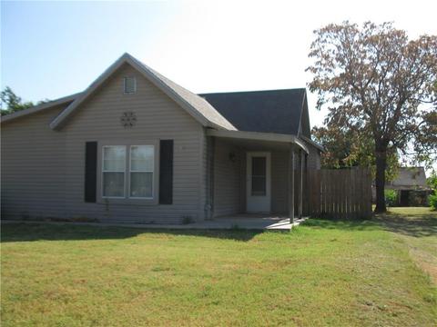 507 N 10 St, Thomas, OK 73669 photo 1