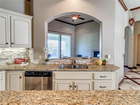 1905 Evans Ct, Moore, OK 73160 photo 9