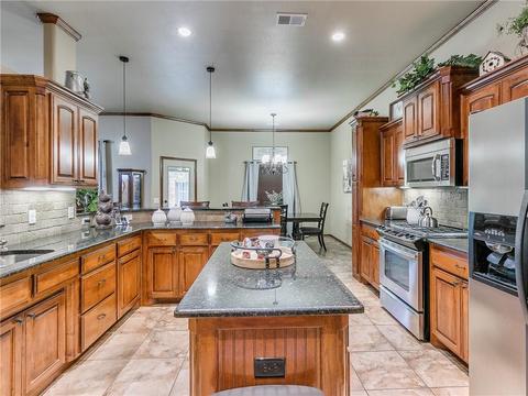 3400 Elmo Way, Moore, OK 73160 photo 9