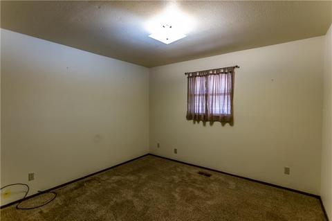 904 N Broadway Ave, Hydro, OK 73048 photo 13
