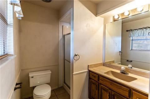 904 N Broadway Ave, Hydro, OK 73048 photo 20
