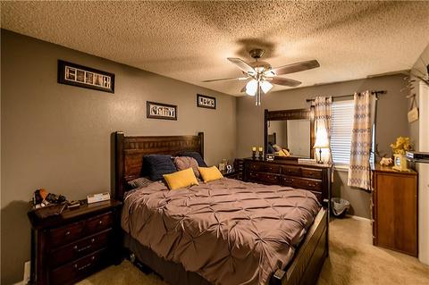 312 E Washington Ave, Sayre, OK 73662 photo 5