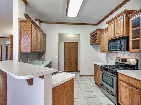 3301 Willow Ln, Moore, OK 73160 photo 3