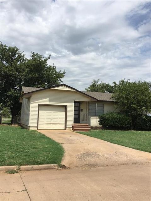 521 E Mars St, Altus, OK 73521 photo 3