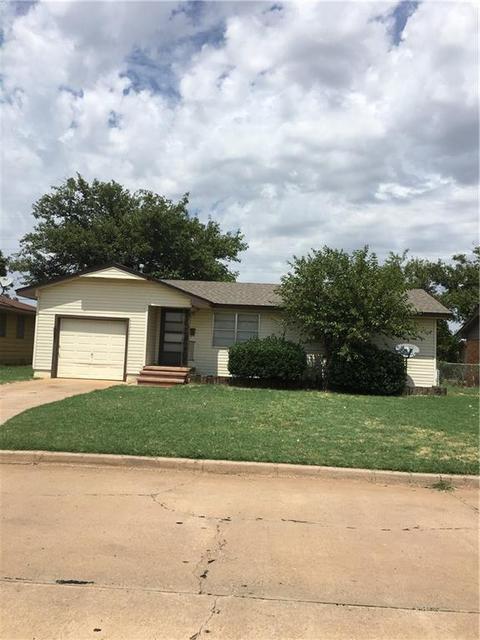 521 E Mars St, Altus, OK 73521 photo 2