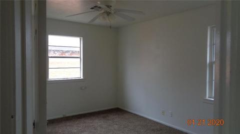 521 E Mars St, Altus, OK 73521 photo 9
