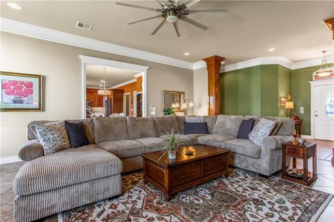 1822 Excaliber Dr, Tuttle, OK 73089 photo 5