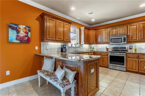 1822 Excaliber Dr, Tuttle, OK 73089 photo 6