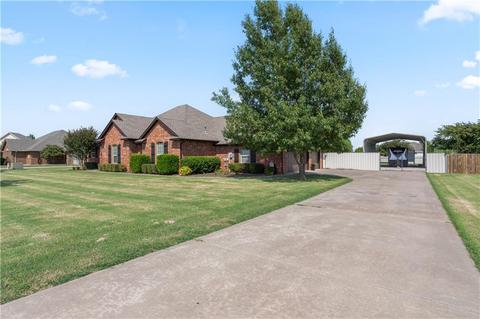 1822 Excaliber Dr, Tuttle, OK 73089 photo 2