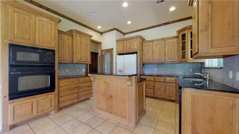 9100 Megans Way, Mcloud, OK 74851 photo 3