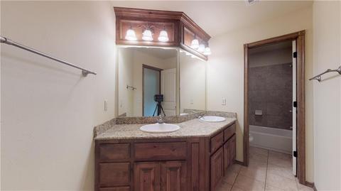 9100 Megans Way, Mcloud, OK 74851 photo 33