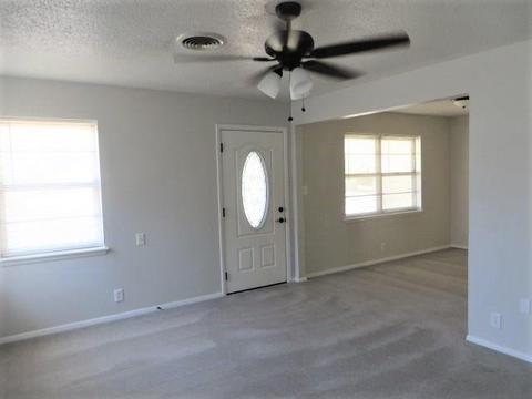 504 W Steele St, Marlow, OK 73055 photo 2