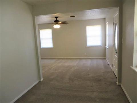 504 W Steele St, Marlow, OK 73055 photo 3