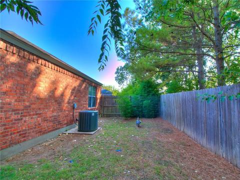 2615 Briarcliff Dr, Moore, OK 73170 photo 4