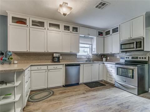 1123 E Noble Ave, Guthrie, OK 73044 photo 10