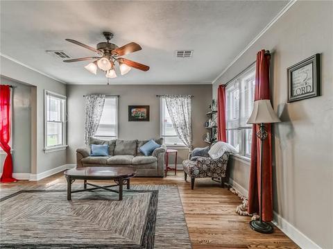 1123 E Noble Ave, Guthrie, OK 73044 photo 4