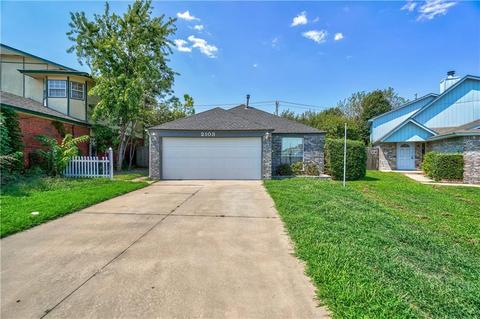 2103 Lakecrest Dr, Moore, OK 73170 photo 2