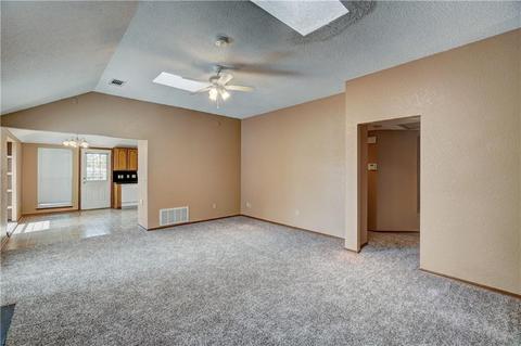 2103 Lakecrest Dr, Moore, OK 73170 photo 8