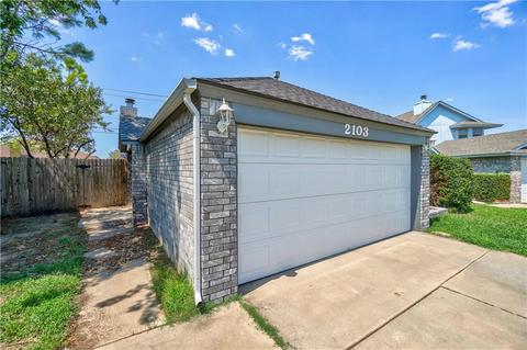 2103 Lakecrest Dr, Moore, OK 73170 photo 3
