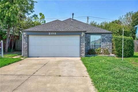 2103 Lakecrest Dr, Moore, OK 73170 photo 1
