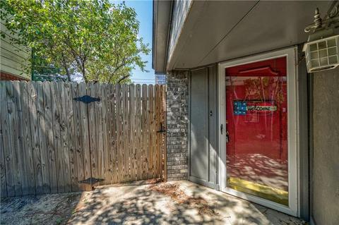 2103 Lakecrest Dr, Moore, OK 73170 photo 4