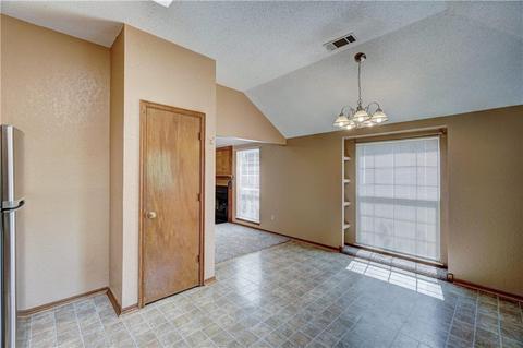 2103 Lakecrest Dr, Moore, OK 73170 photo 14