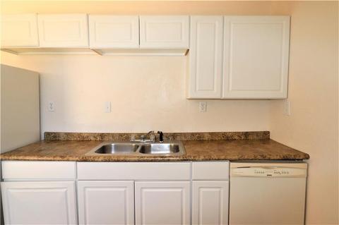 1009 E Liveoak St, Altus, OK 73521 photo 11