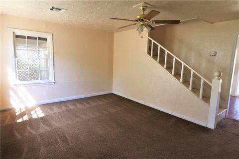 1009 E Liveoak St, Altus, OK 73521 photo 5
