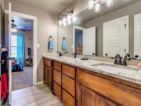 2133 E Sooner Rd, Tuttle, OK 73089 photo 24