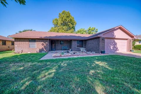 1107 Villa Dr, Watonga, OK 73772 photo 1