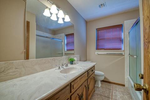 1107 Villa Dr, Watonga, OK 73772 photo 10