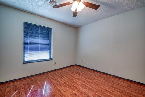 1107 Villa Dr, Watonga, OK 73772 photo 8