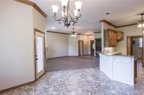 2371 E Rock Creek Rd, Tuttle, OK 73089 photo 22