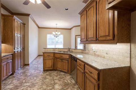 2371 E Rock Creek Rd, Tuttle, OK 73089 photo 16
