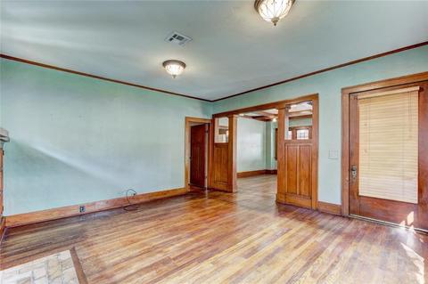 319 E 4th St, Edmond, OK 73034 photo 6
