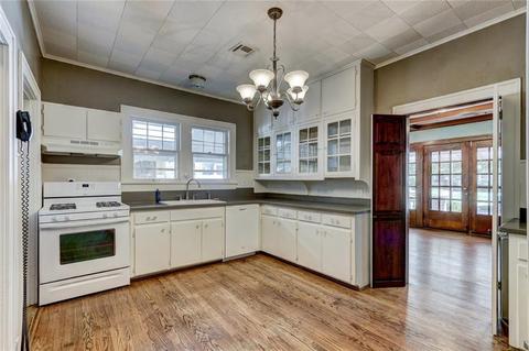 319 E 4th St, Edmond, OK 73034 photo 5