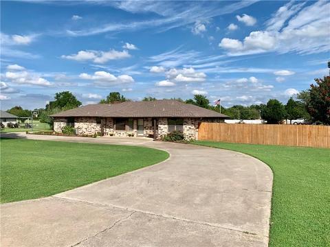 418 S Chuckwagon Dr, Mustang, OK 73064 photo 2