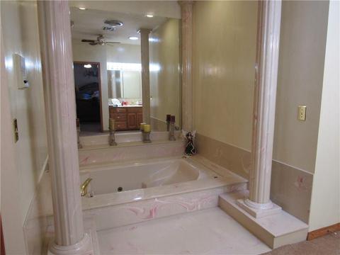 917 E Commerce St, Altus, OK 73521 photo 32