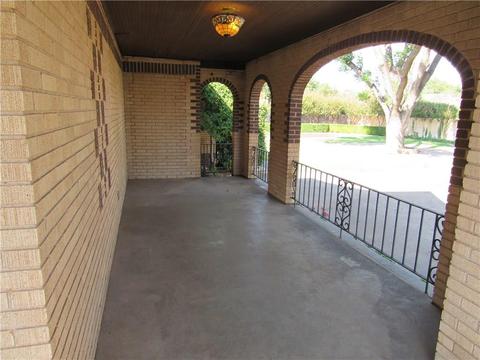 917 E Commerce St, Altus, OK 73521 photo 5
