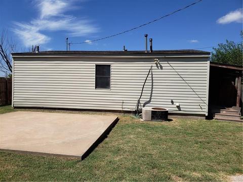 1008 Gene St, Altus, OK 73521 photo 4