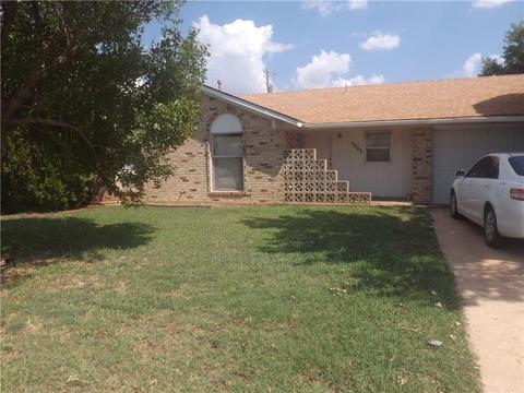 1202 Inis St, Altus, OK 73521 photo 1
