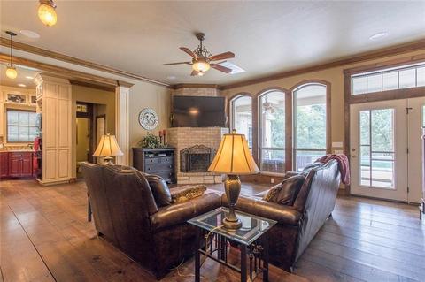 1216 N Sara Rd, Tuttle, OK 73089 photo 5