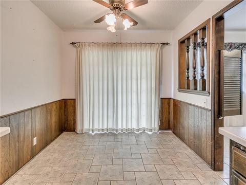 415 E Carson Ln, Mustang, OK 73064 photo 9