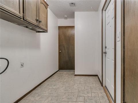 415 E Carson Ln, Mustang, OK 73064 photo 12